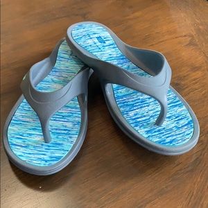 NWOT Tek Gear Flip Flops